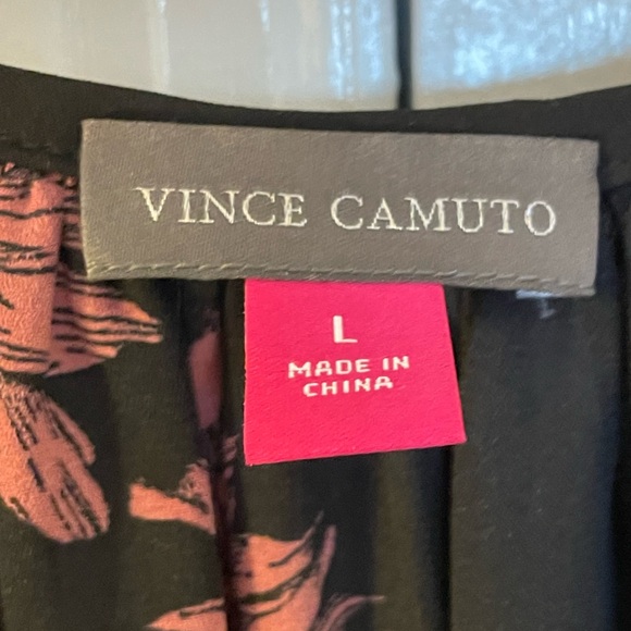 NWT Vince Camuto floral pattern, sleeveless top with button keyhole; Size L - Picture 3 of 11